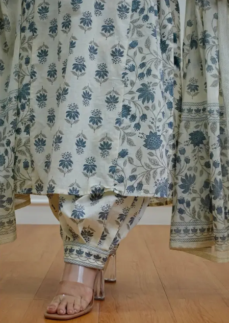 Women Viscose Rayon Kurta Pant Dupatta Set Additional Image